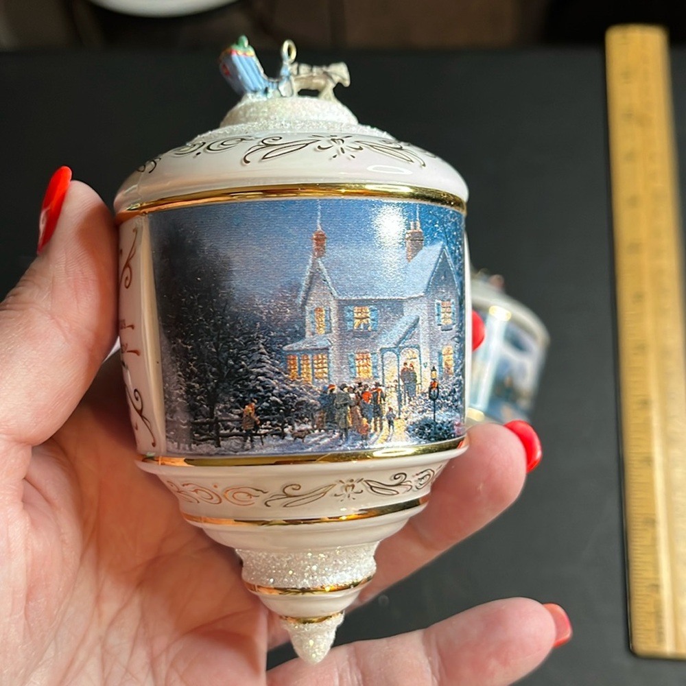 Thomas Kinkade Victorian Christmas White Heirloom Glass Ornaments Set of 4